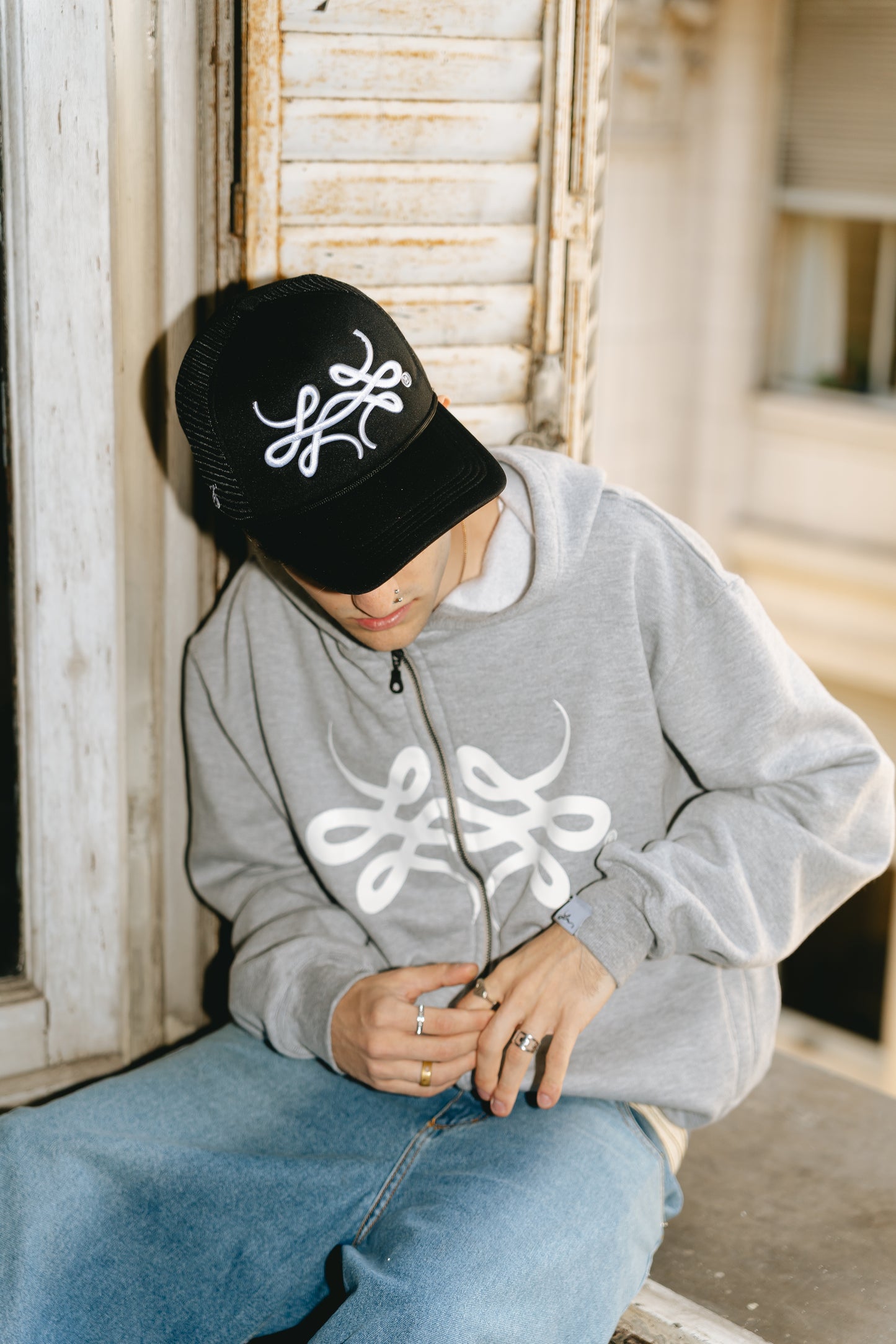 Gorra Trucker Negro "Trigrama"