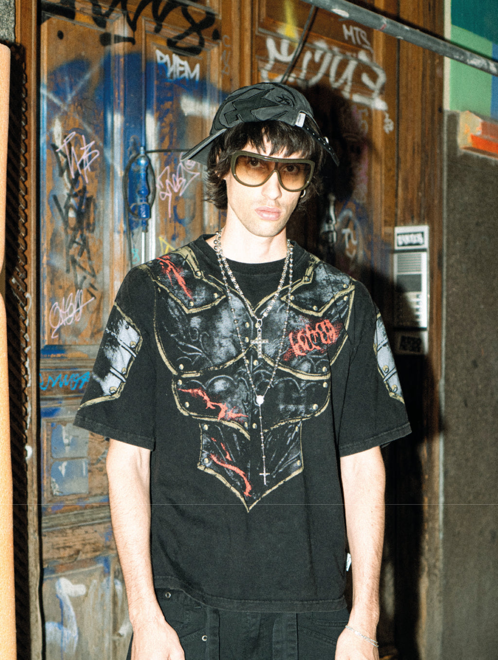 Remera "Armadura" Rotten x Bossio (Negra)