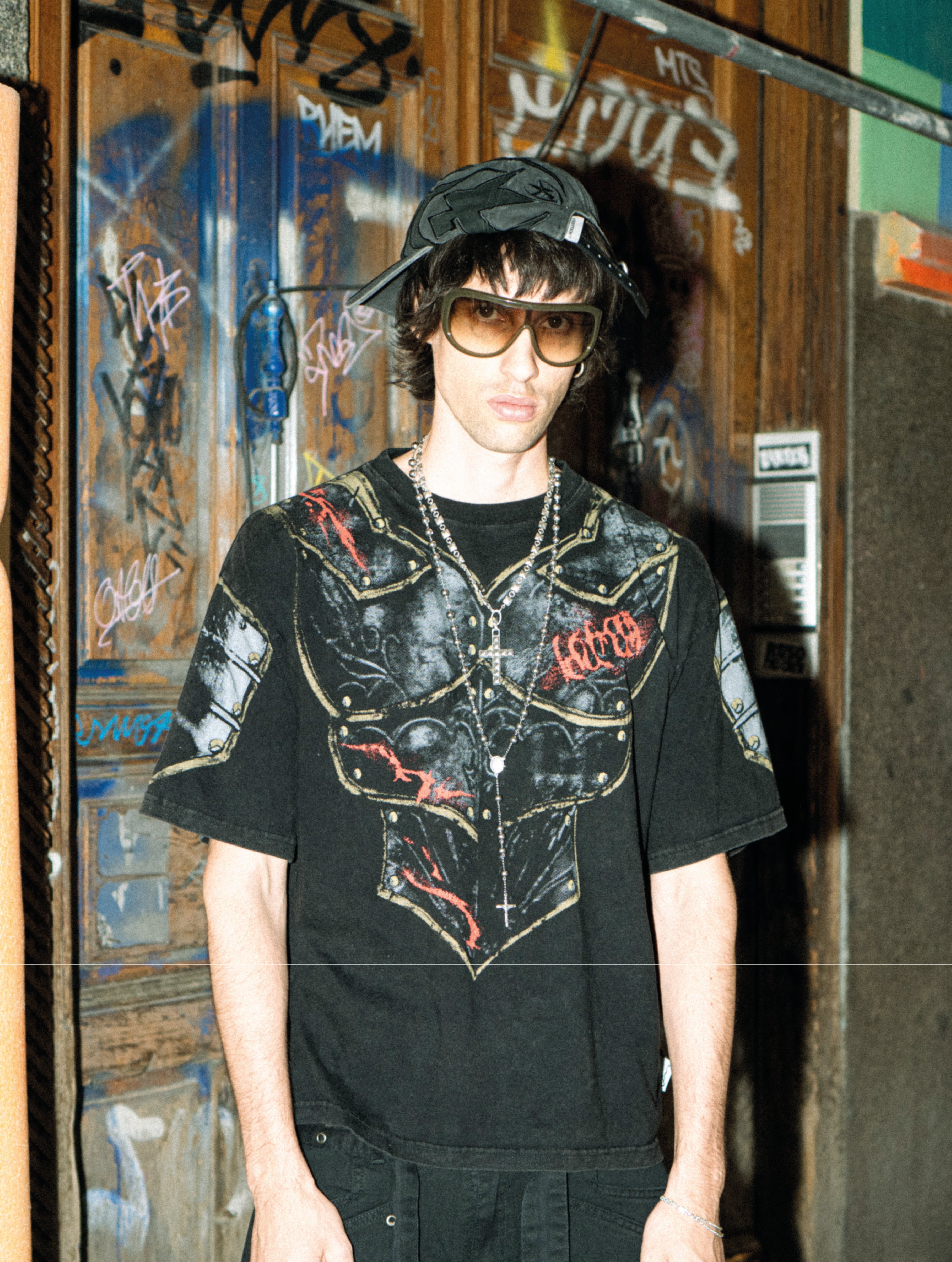 Remera "Armadura" Rotten x Bossio (Negra)