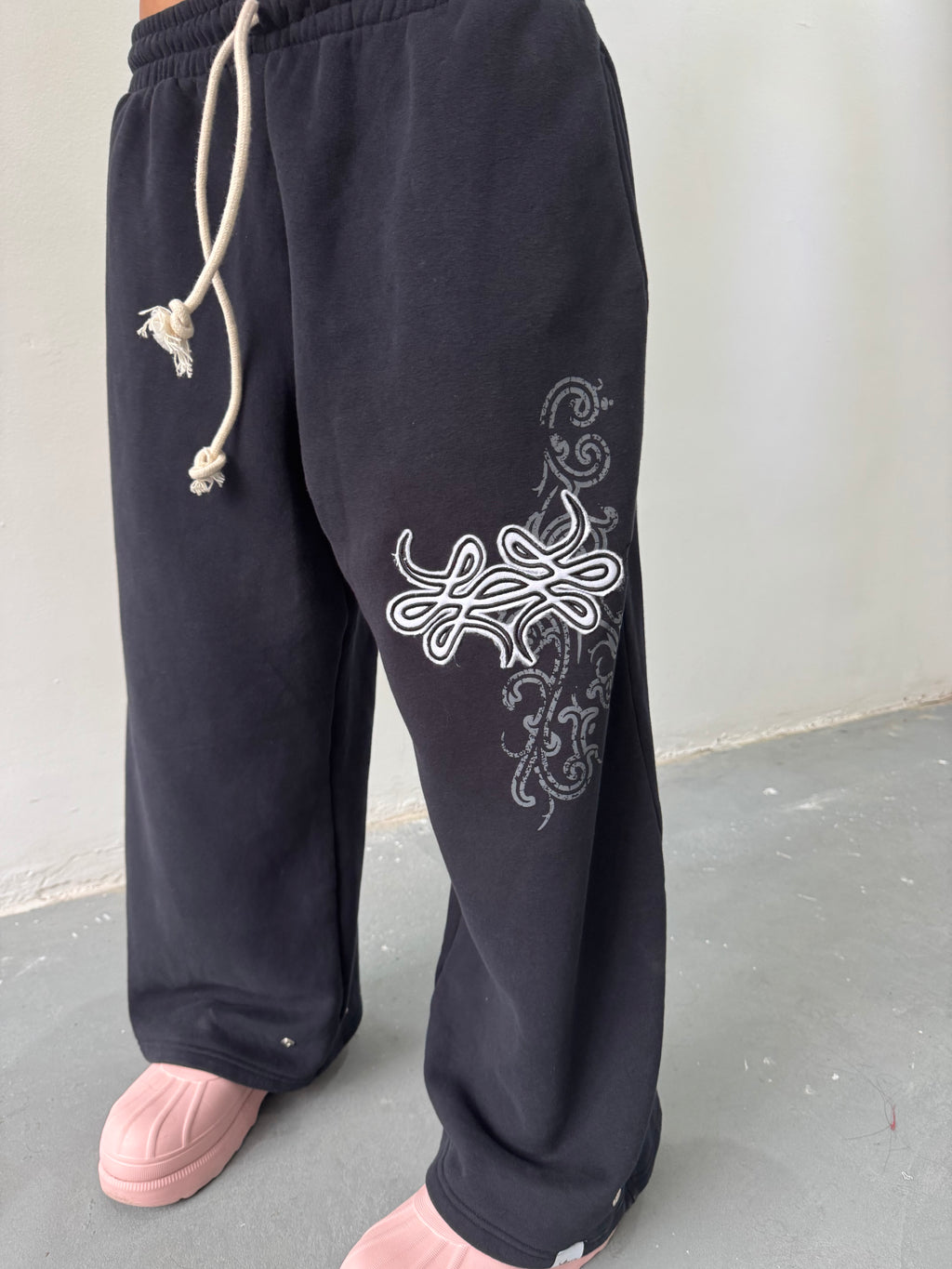Jogging "De Acanto" (Negro) - M.V.