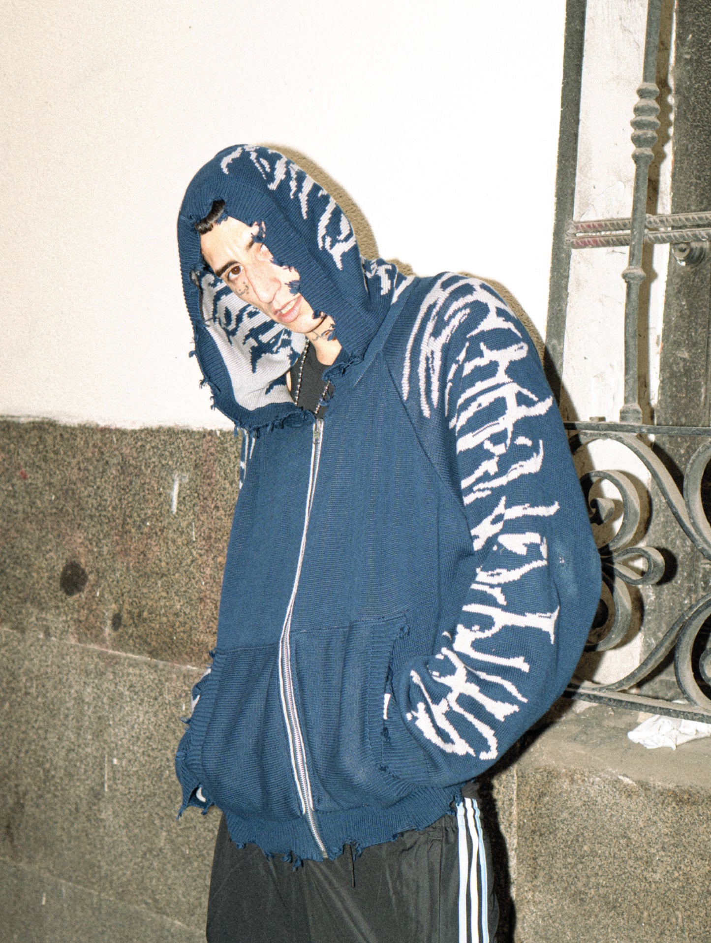 Hoodie Zip Tejido Reversible "Huesos" Rotten x Bossio (Marino x Gris)