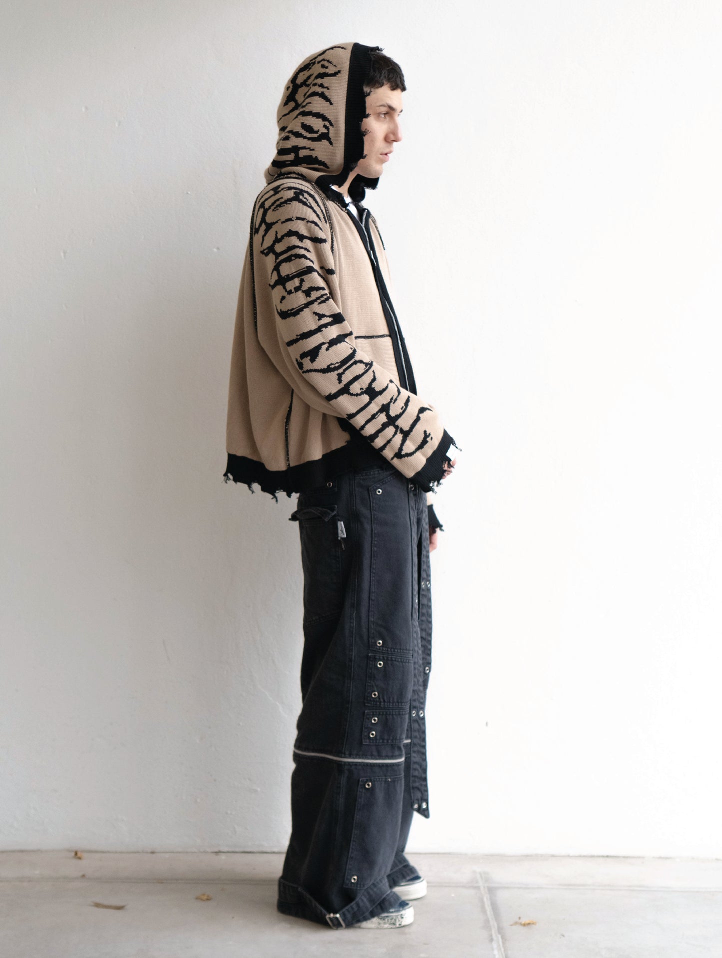 Hoodie Zip Tejido Reversible "Huesos" Rotten x Bossio (Negro x Beige)