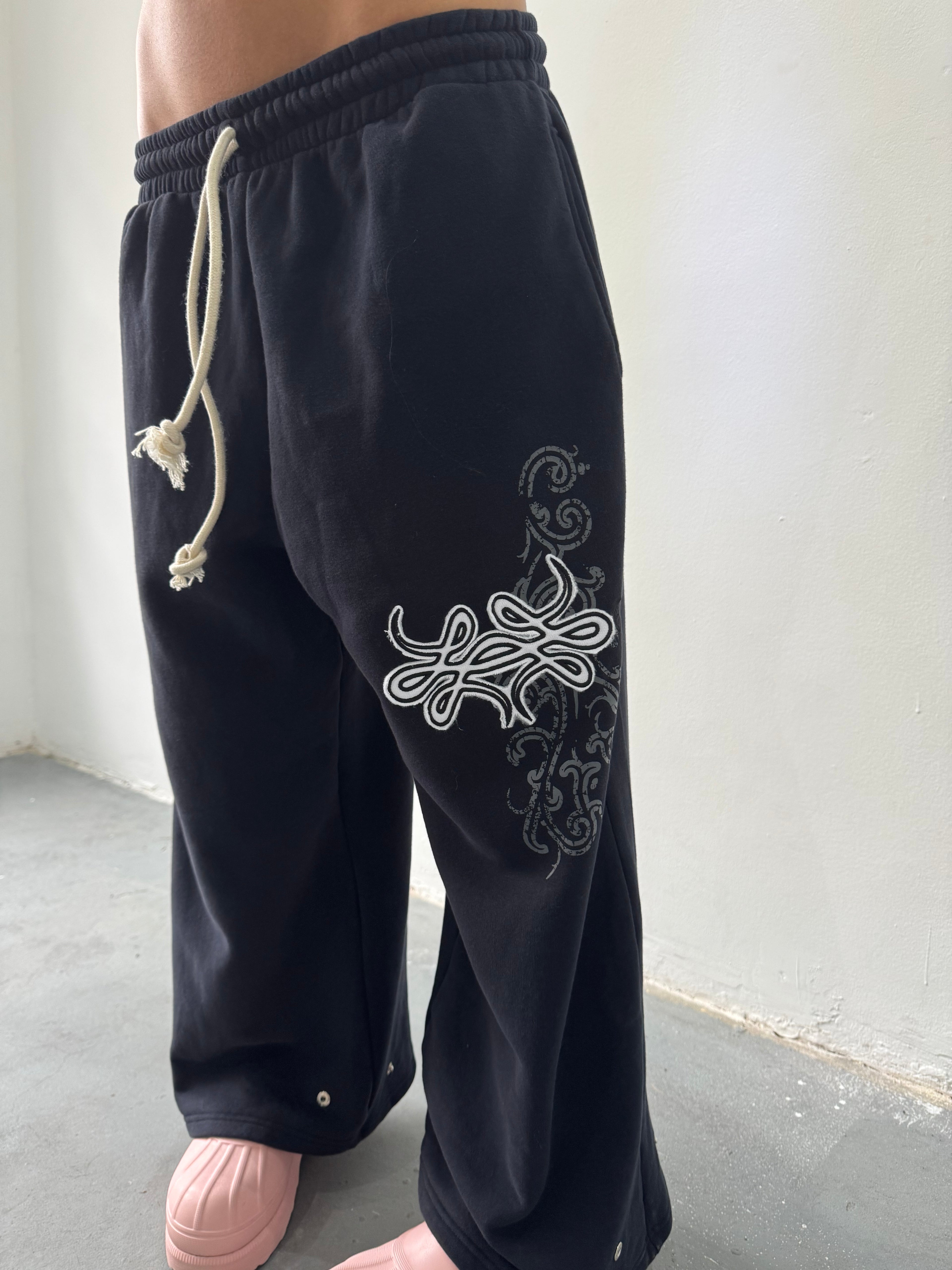 Jogging "De Acanto" (Negro) - M.V.
