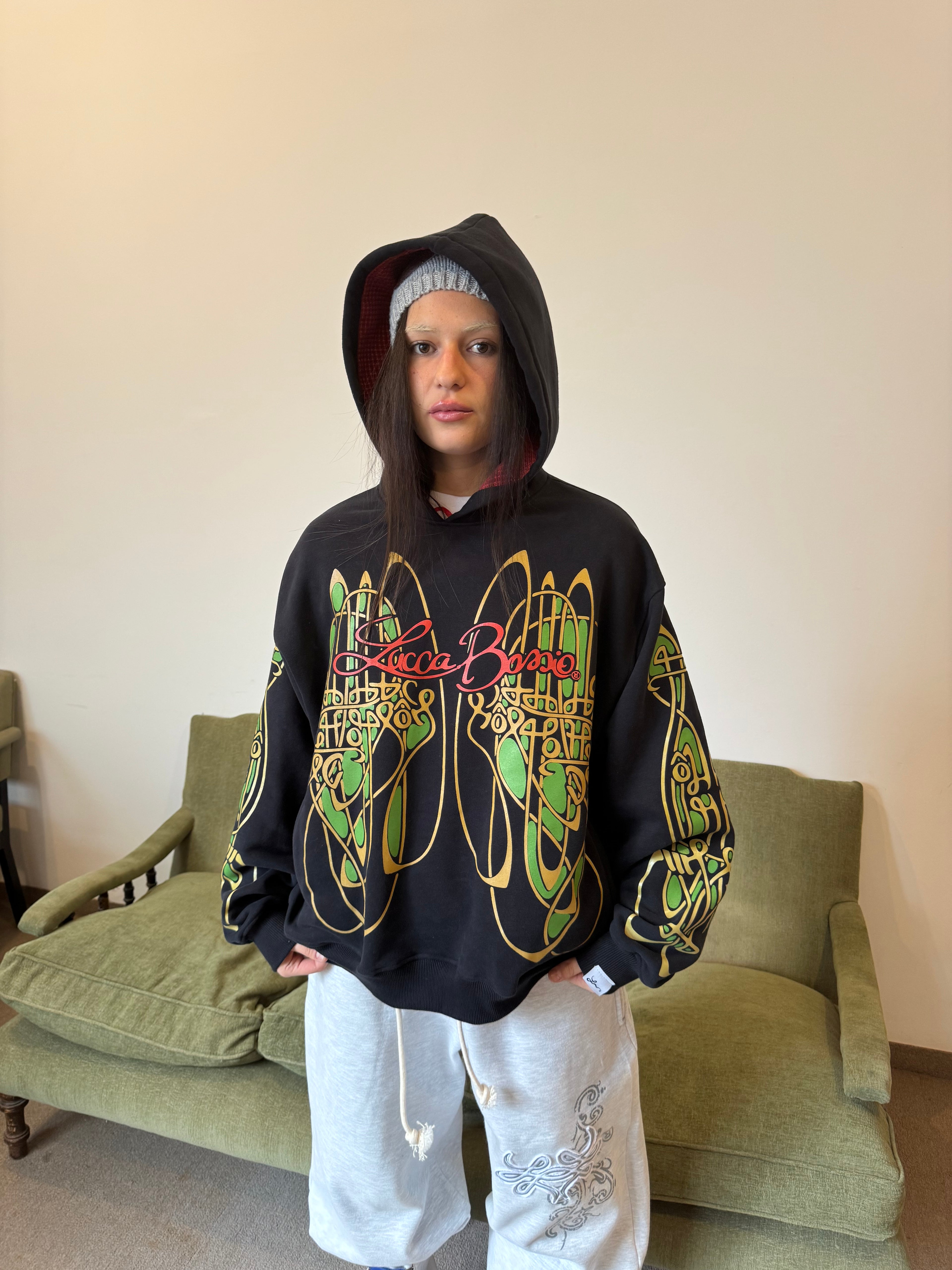 Hoodie "Nudos de Archibald" (Negro x Rojo) - M.V.