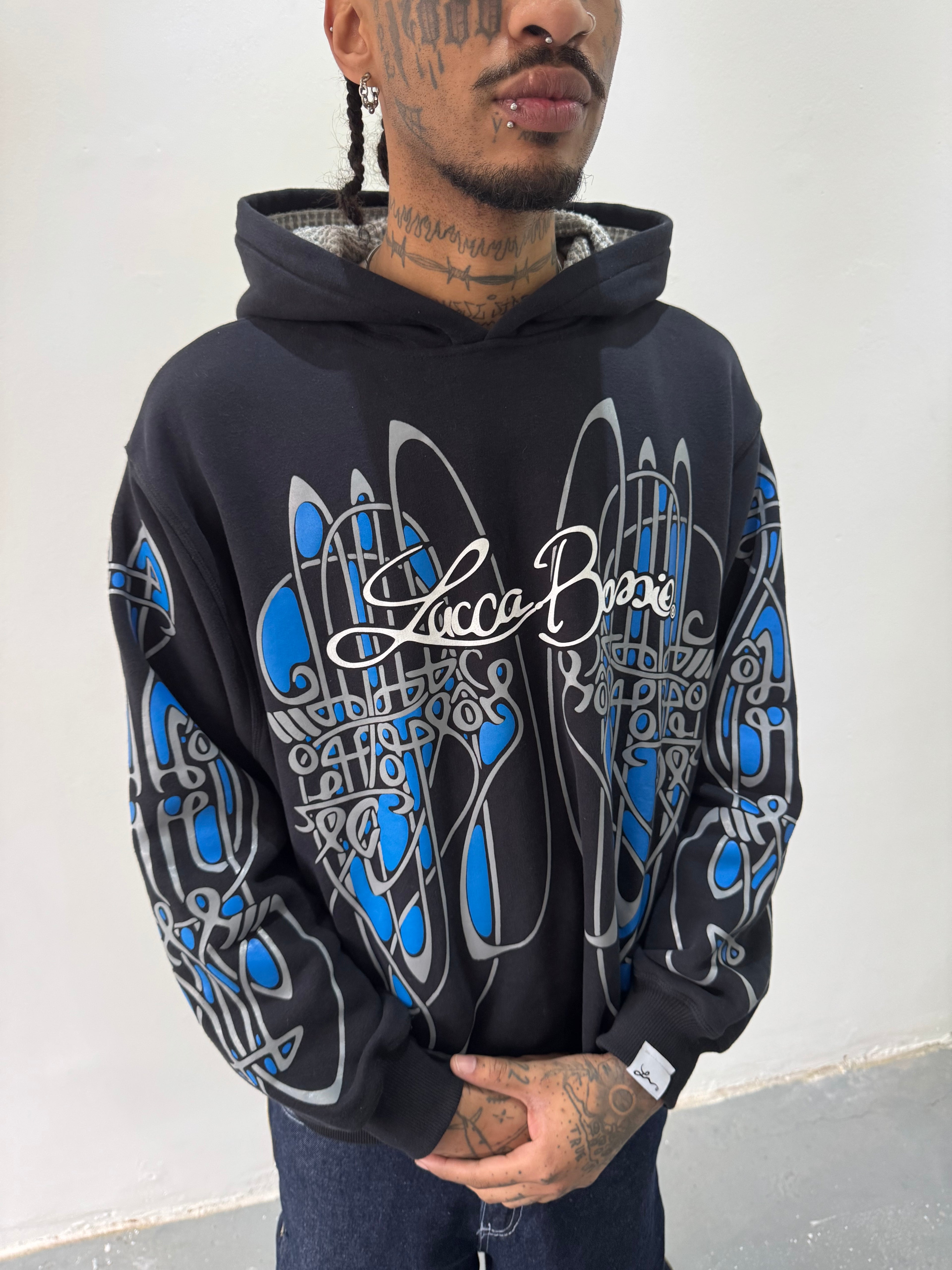 Hoodie "Nudos de Archibald" (Negro x Azul) - M.V.