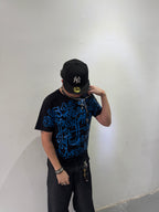 Remera Full Print "Escrituras" (Negro) - M.V.