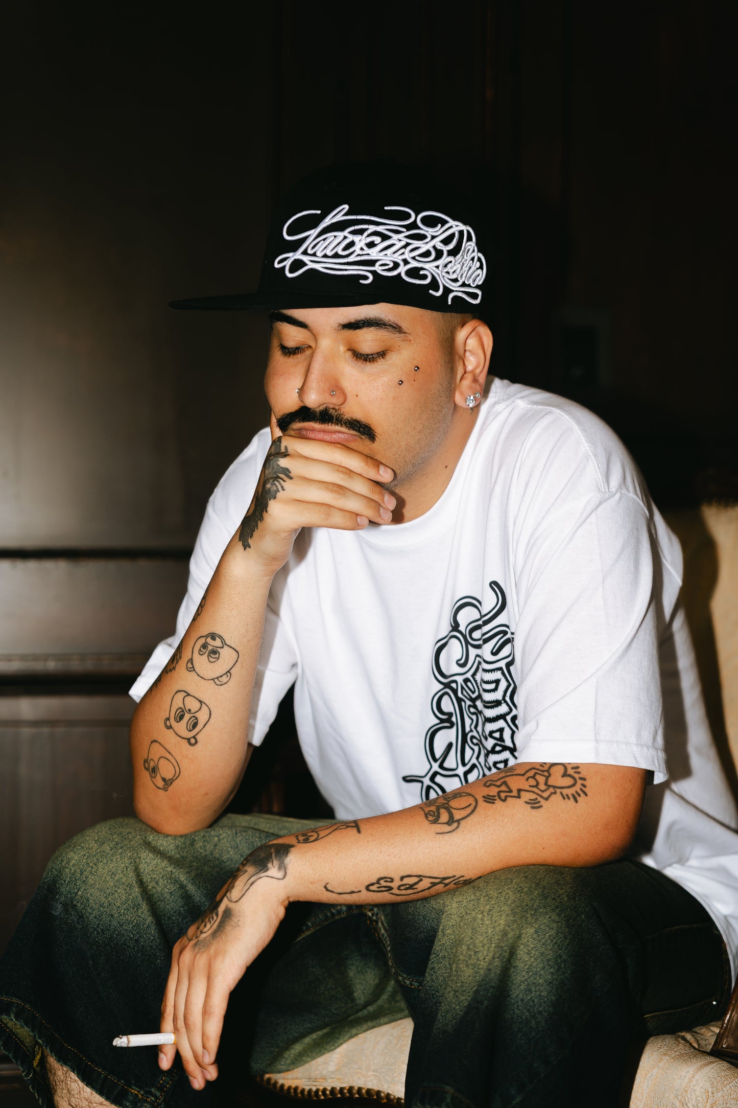 Gorra Plana Bordada "South Bossio" Negra