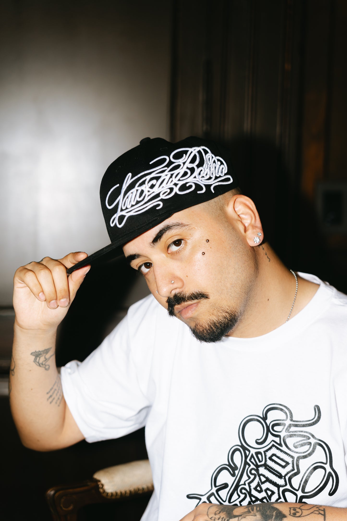 Gorra Plana Bordada "South Bossio" Negra