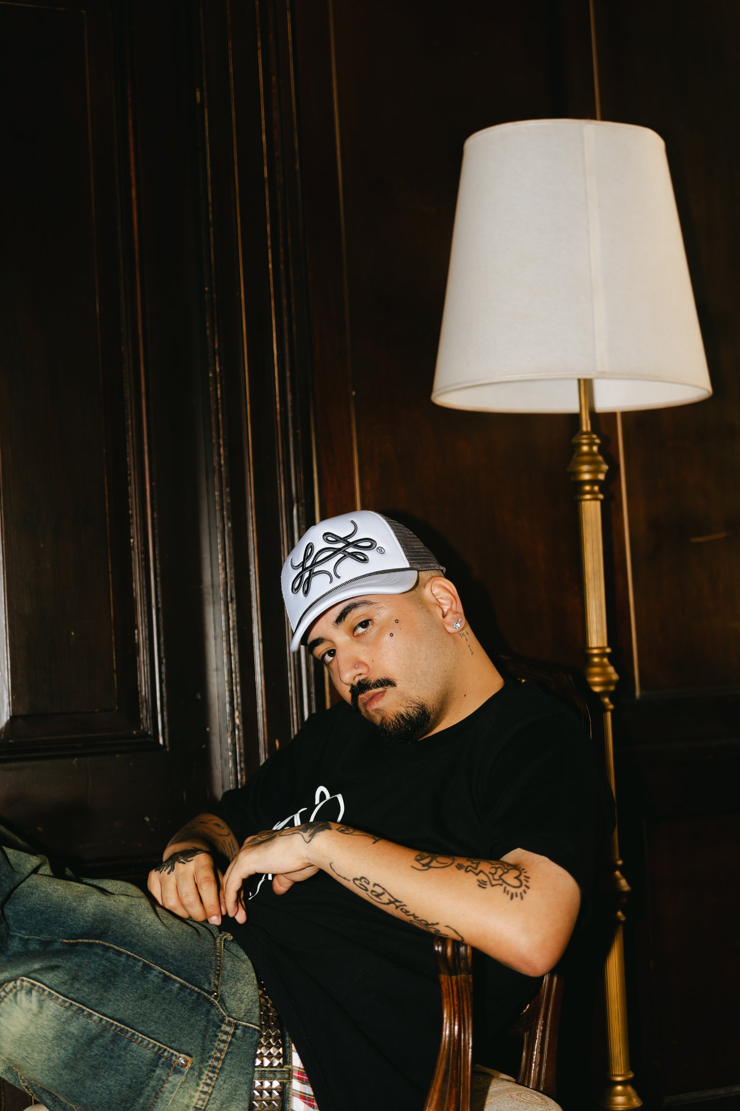 Gorra Trucker Gris "Trigrama"