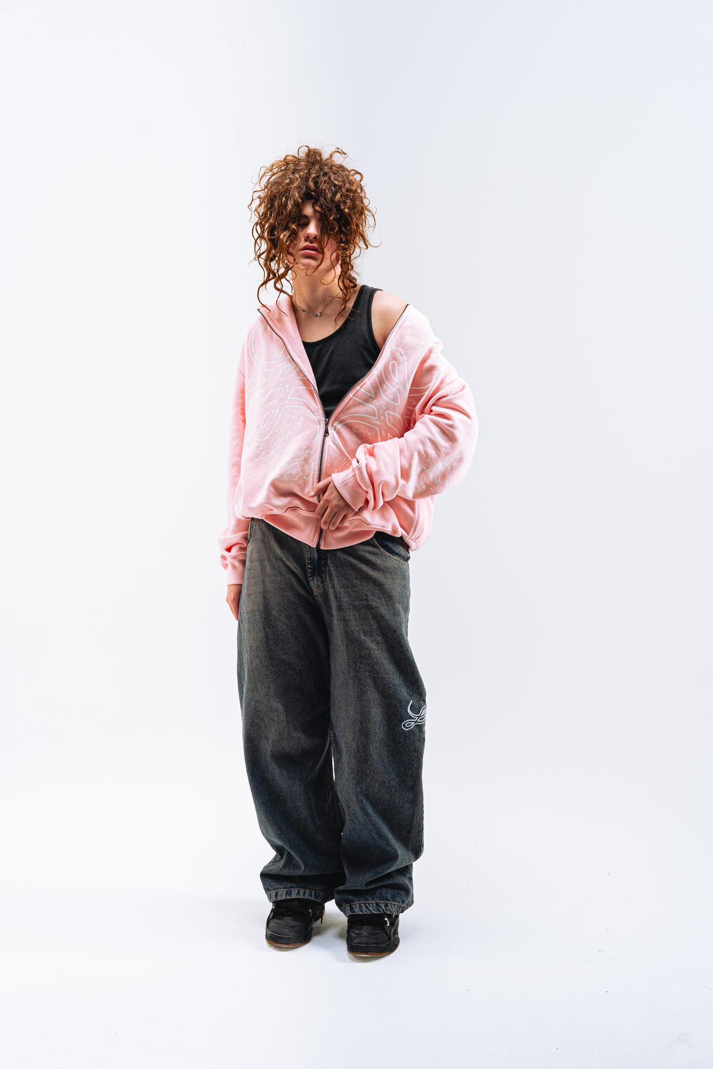 Jean Baggy Marròn Bordado Lateral "PUNTO COM" 9
