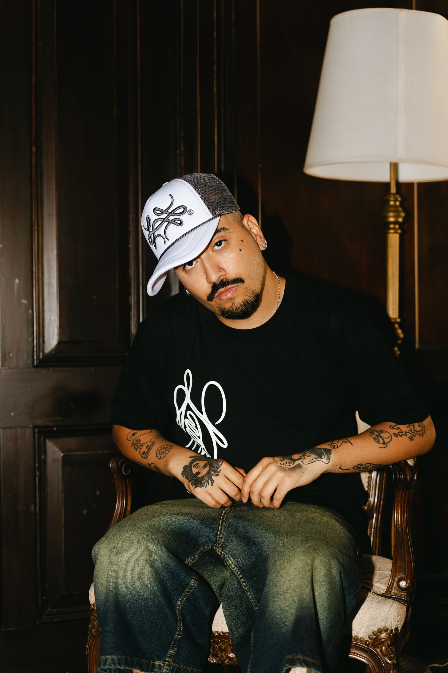 Gorra Trucker Gris "Trigrama"