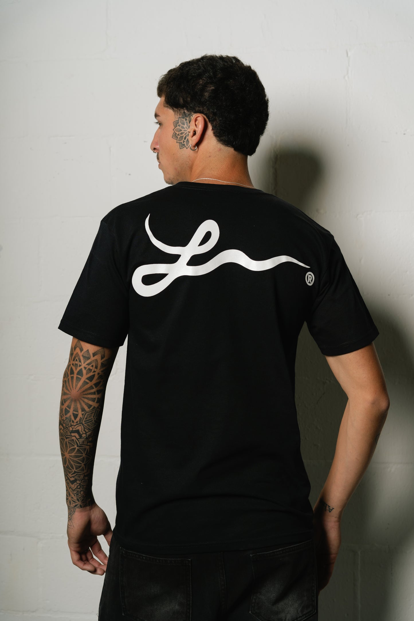 Remera "Punto Com 17" (Negra)