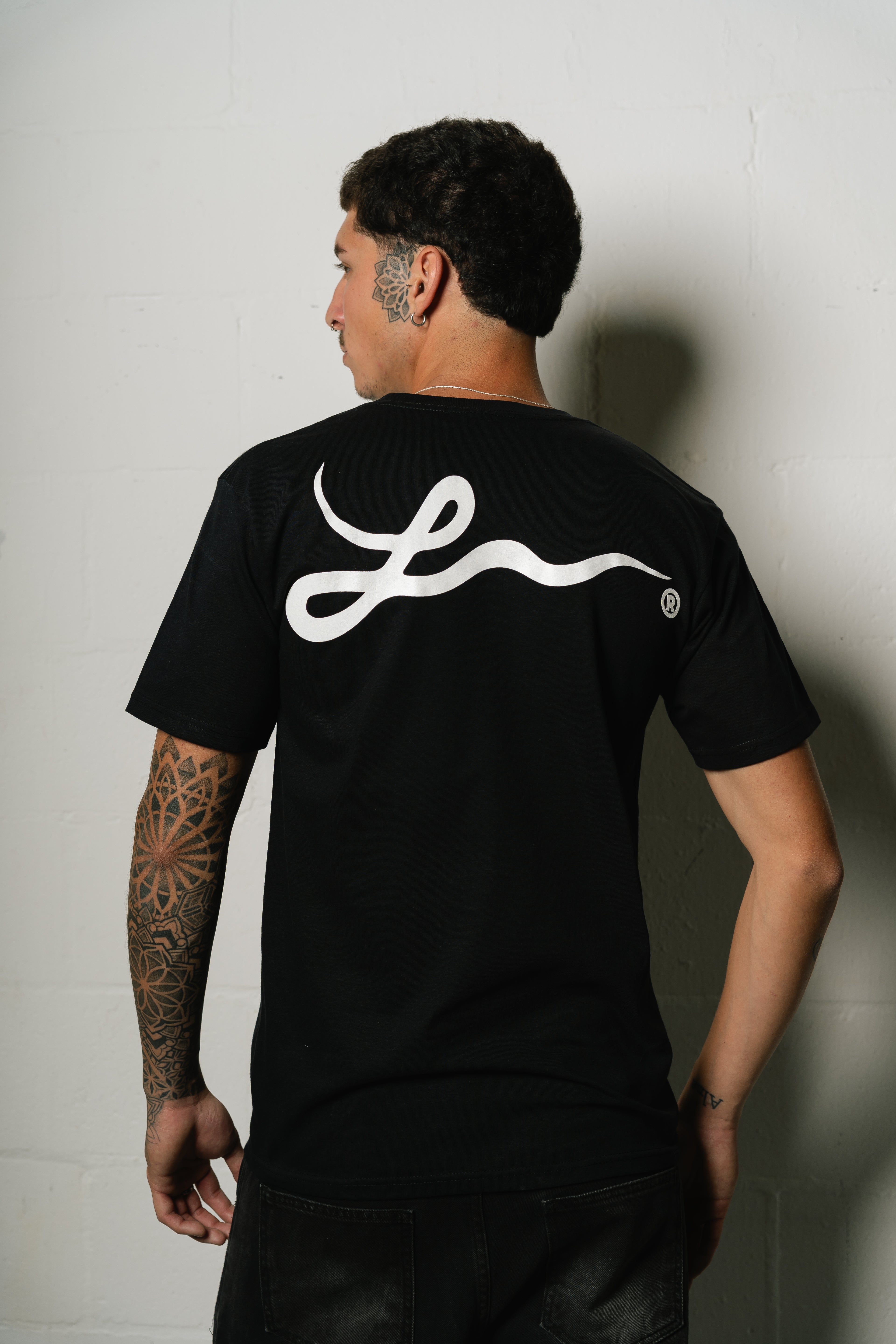 Remera "Punto Com 17" (Negra)