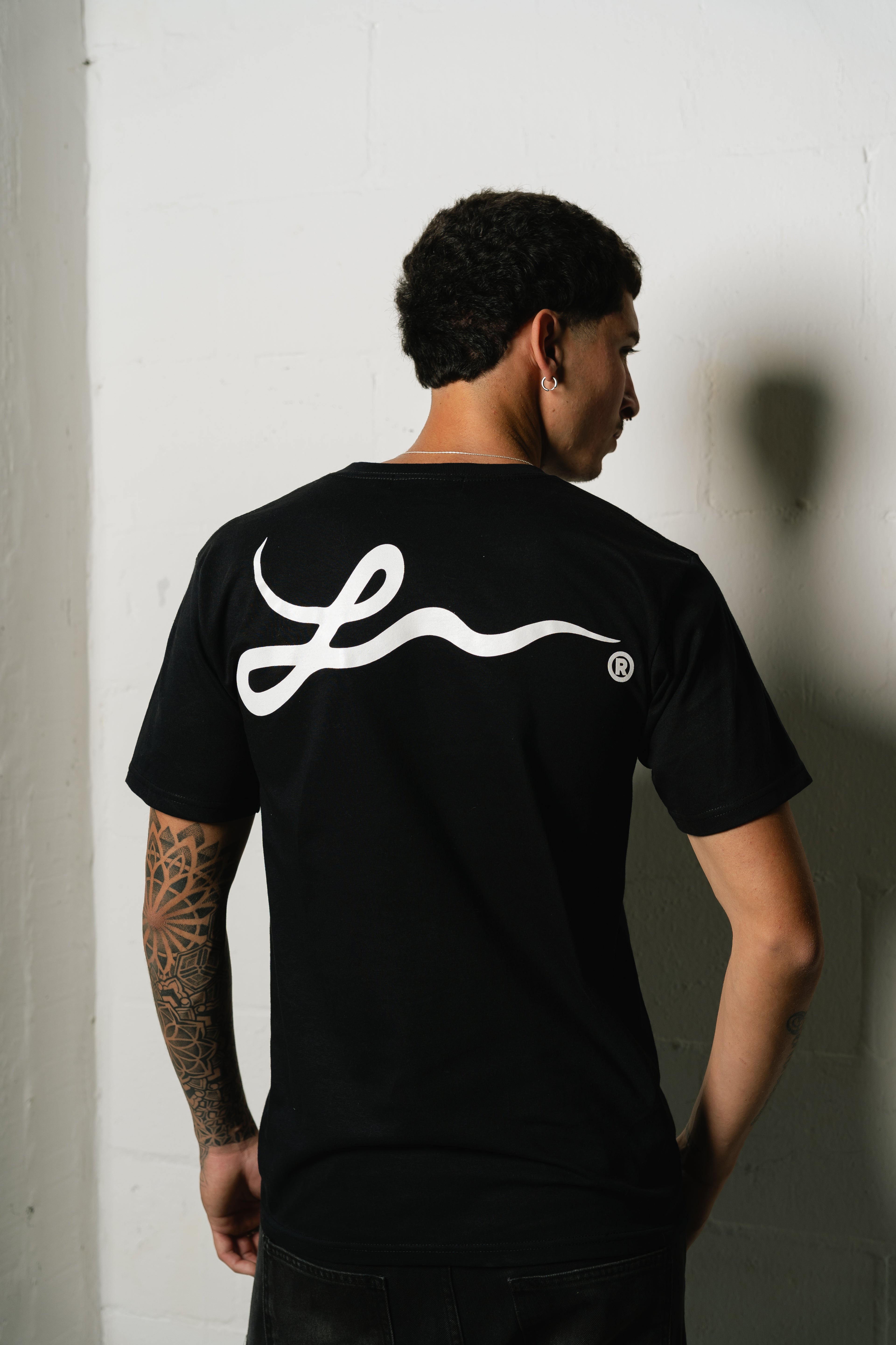 Remera "Punto Com 17" (Negra)