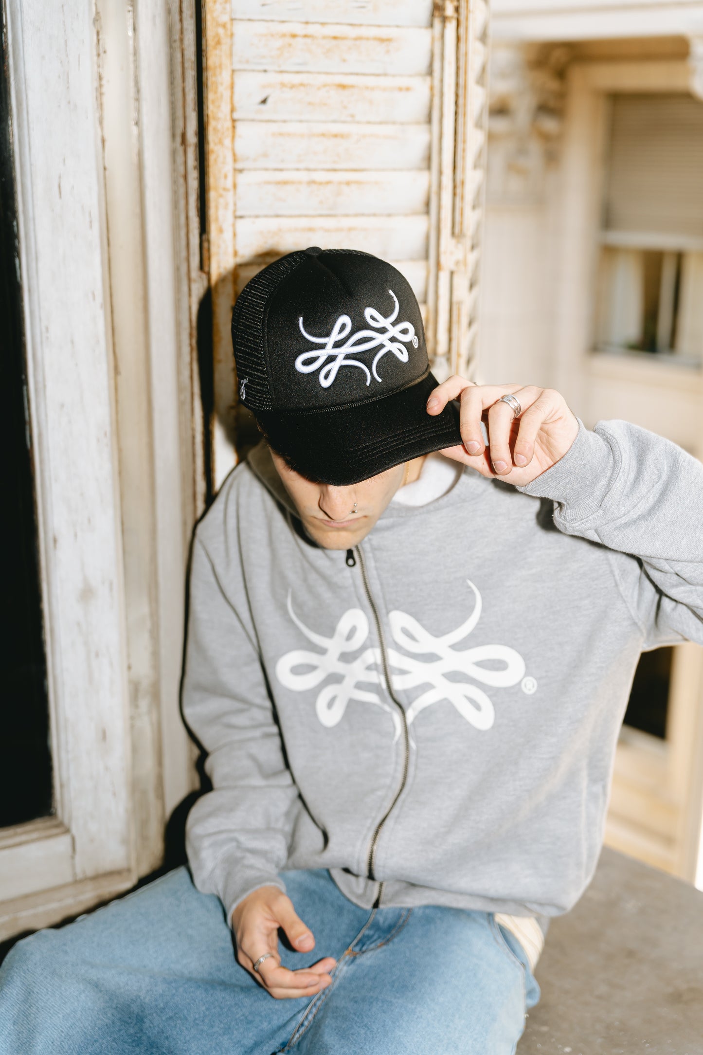 Gorra Trucker Negro "Trigrama"