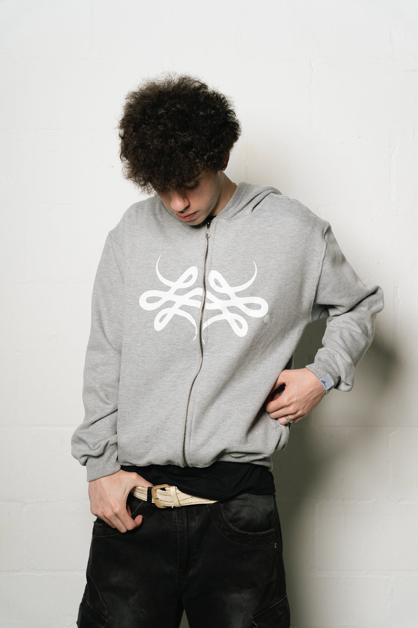 Hoodie Zip "Punto Com 18" (Gris)