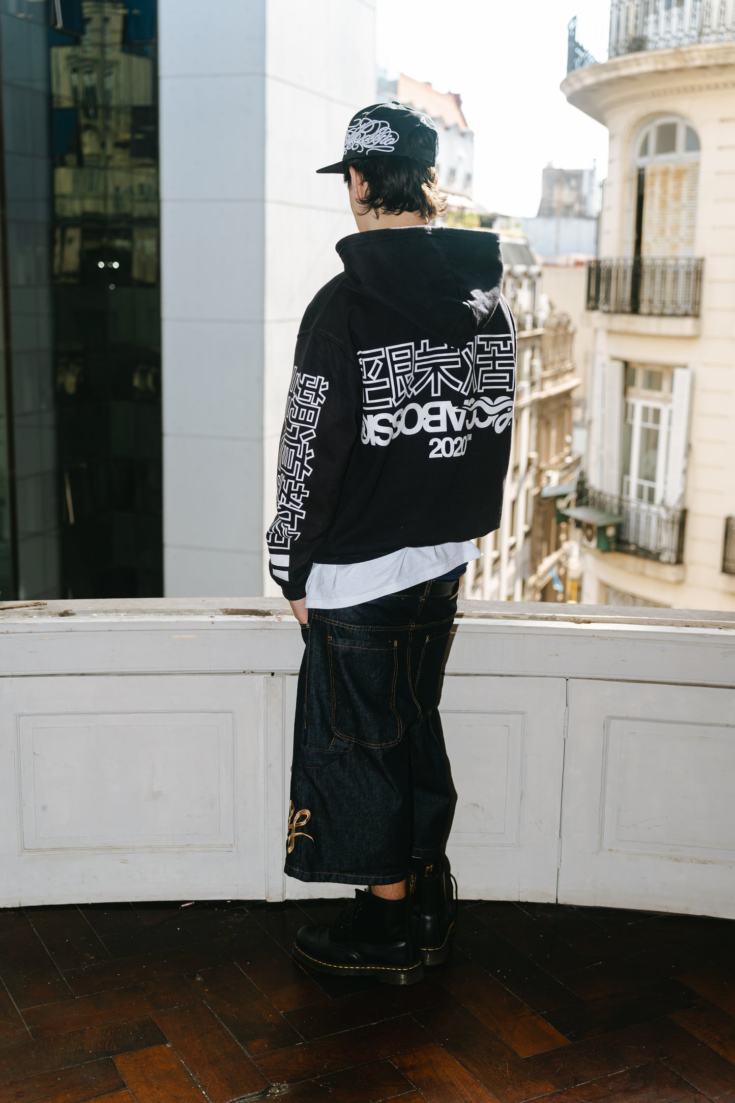 Zip Hoodie Contradicción Oriental Vol. 4 (Negro)