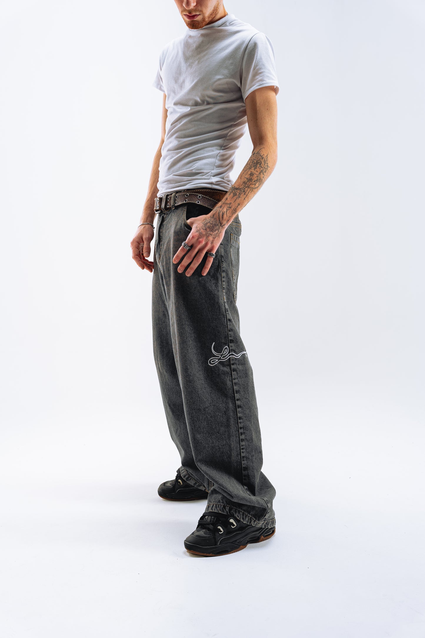Jean Baggy Marròn Bordado Lateral "PUNTO COM" 9