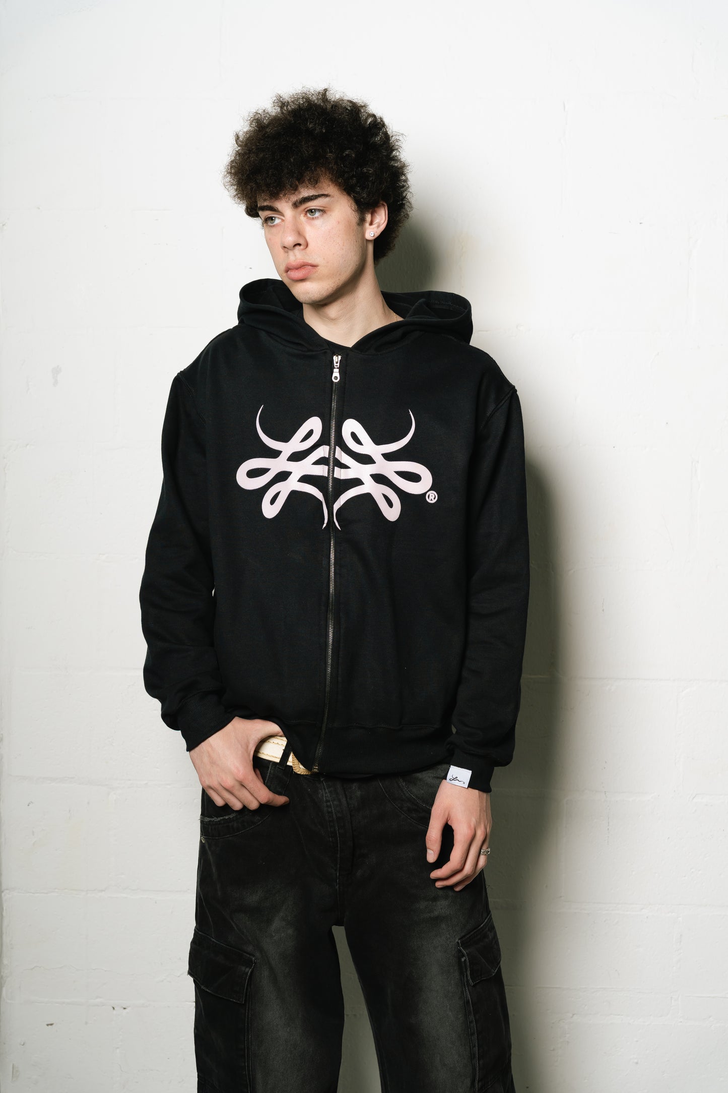 Hoodie Zip "Punto Com 18" (Negro)