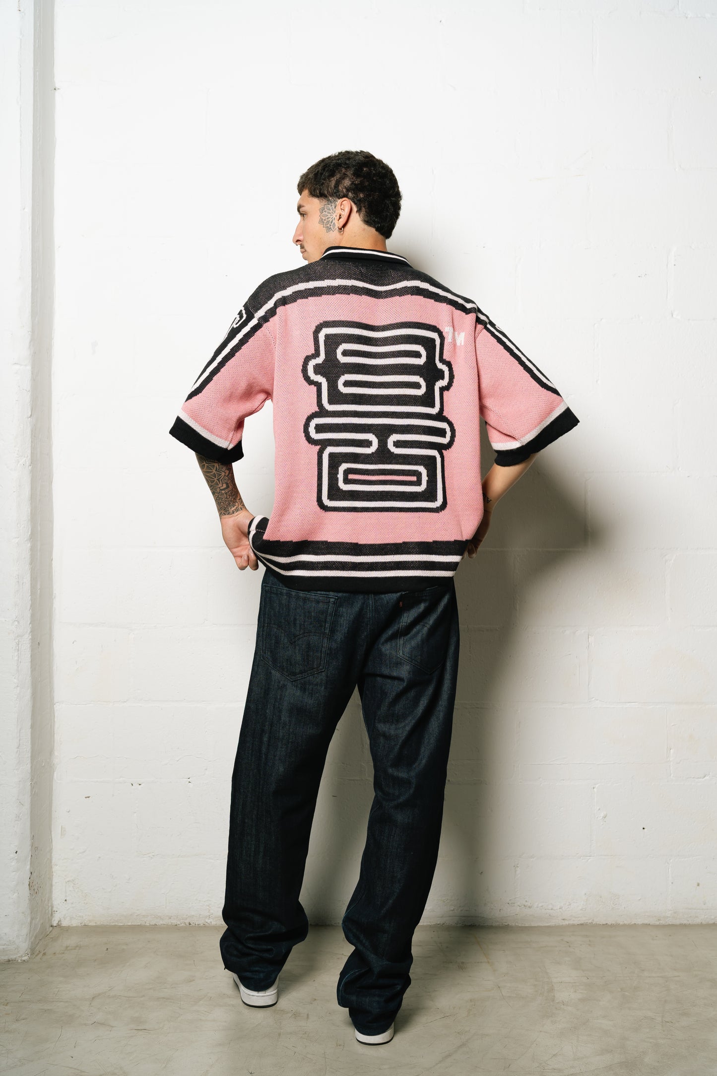 Camiseta Tejida "Bigrama" (Rosa)