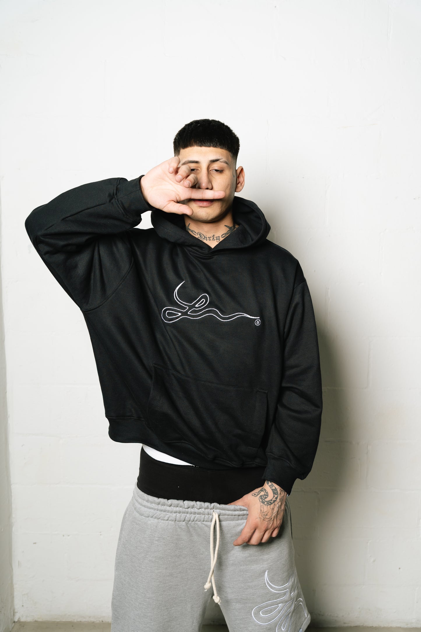 Hoodie "Punto Com 21" (Negro)