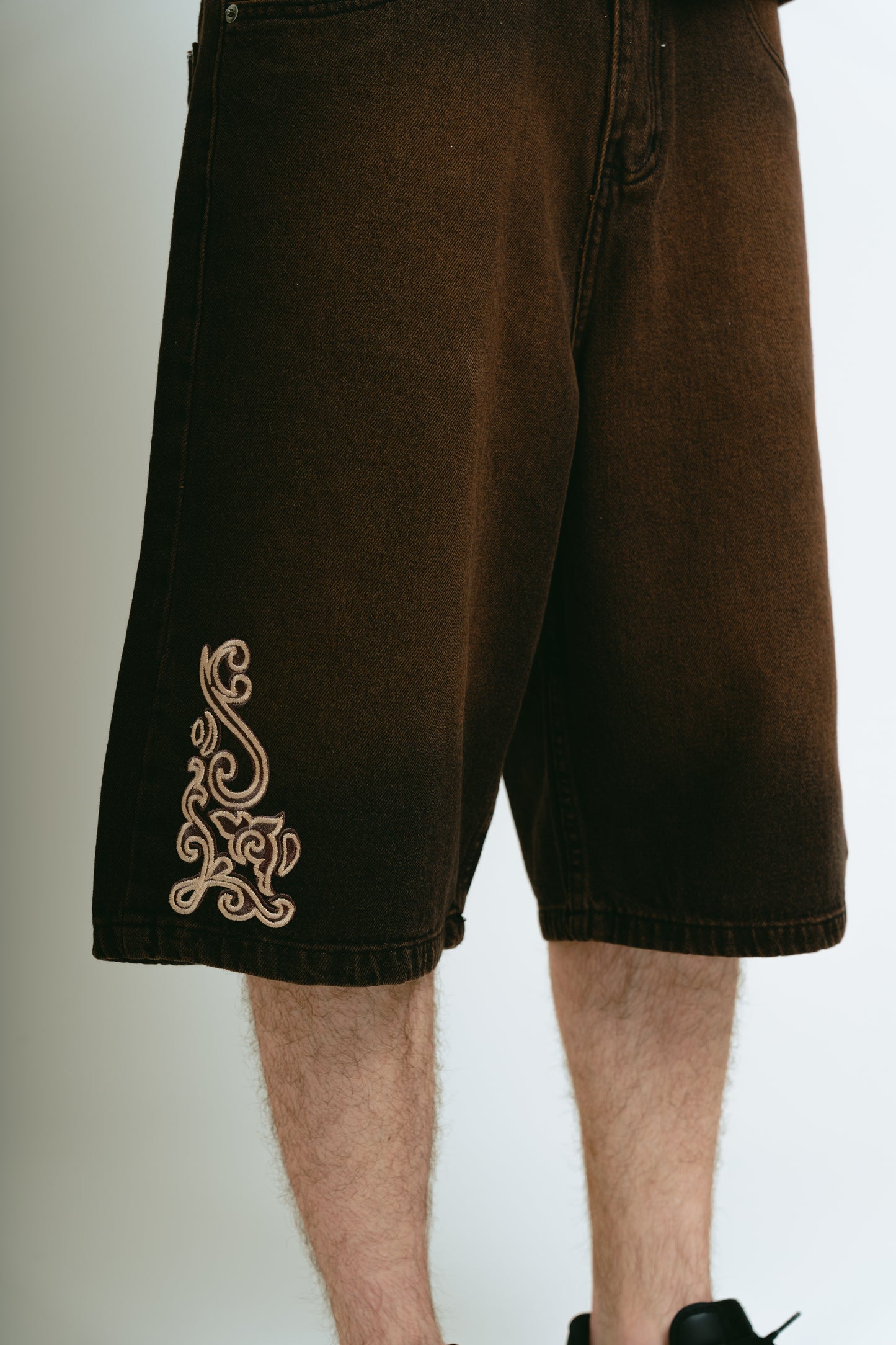 Bermuda Jean Baggy “Barroco” (Lavado Marrón)