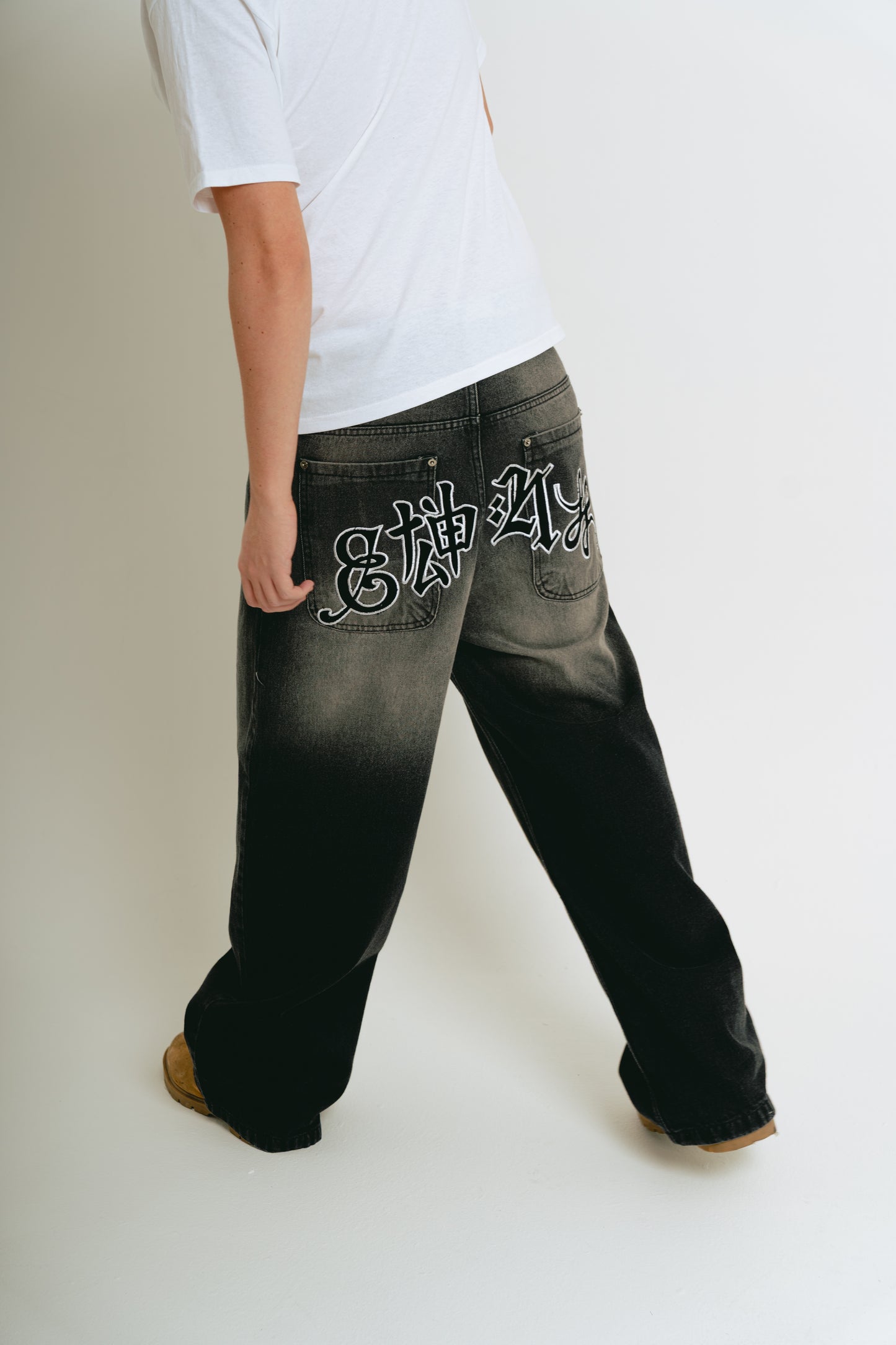 Pantalón Jean Baggy Negro ”Vangl0ria” (Washed)