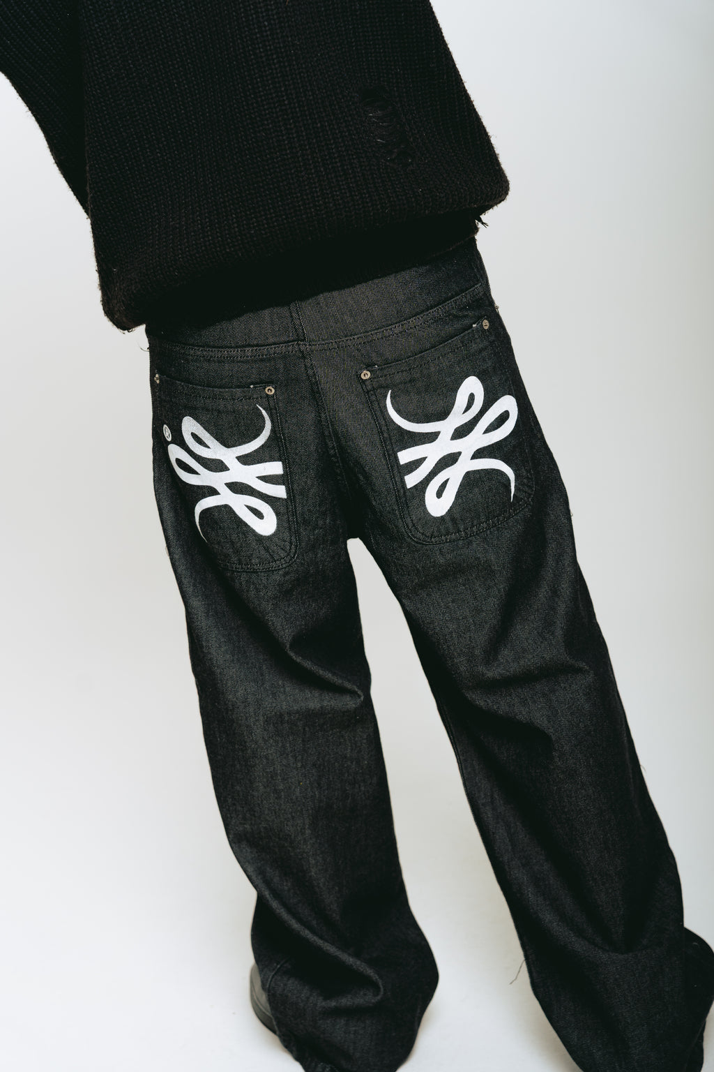 Pantalón Jean Baggy Raw ”Trigrama”