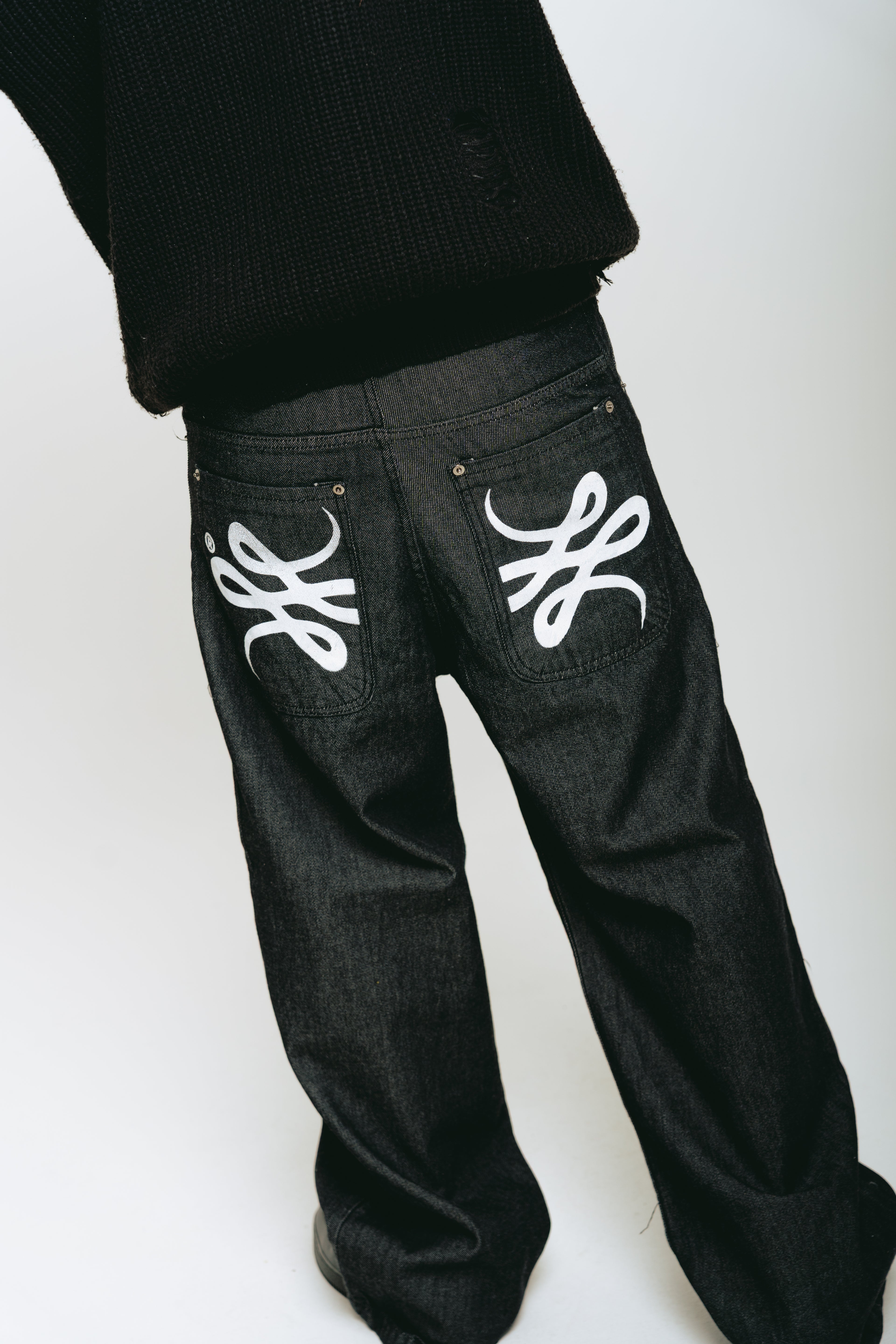 Pantalón Jean Baggy Raw ”Trigrama”