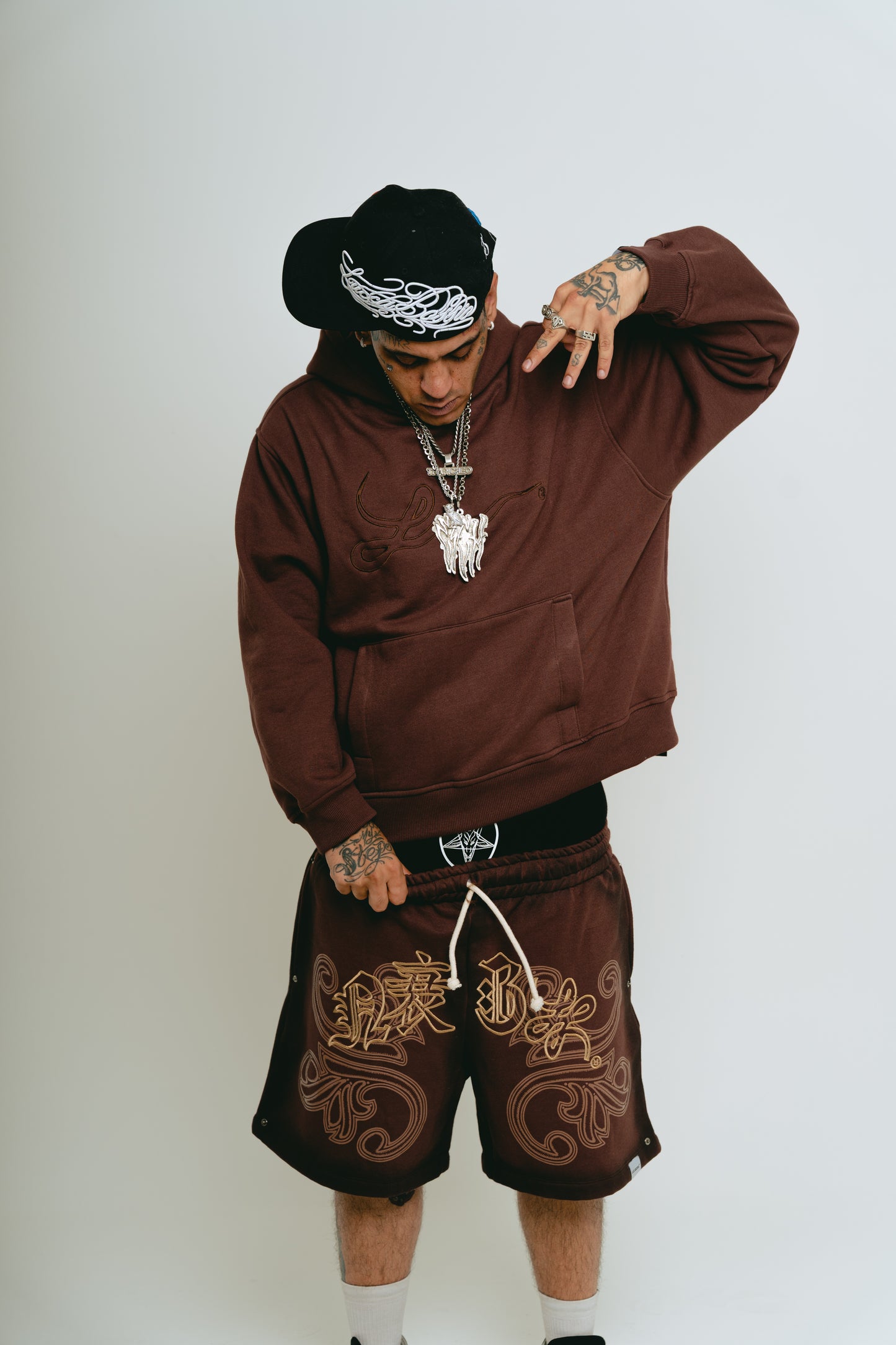 Bermuda Marrón Washed ”Vangl0ria”