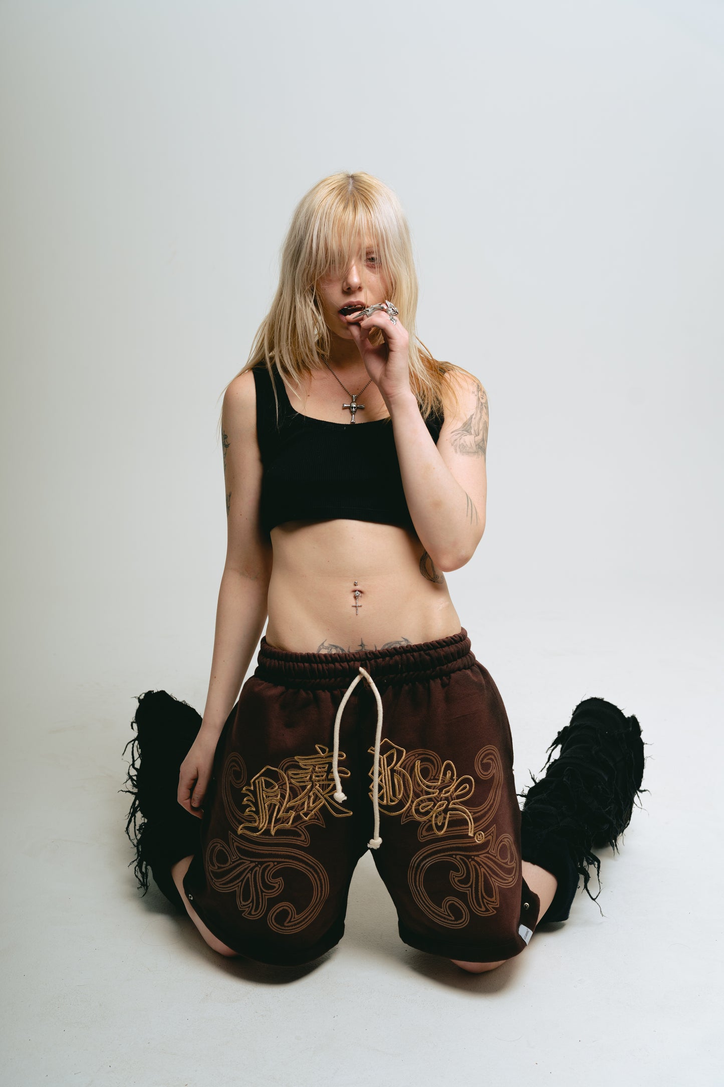 Bermuda Marrón Washed ”Vangl0ria”