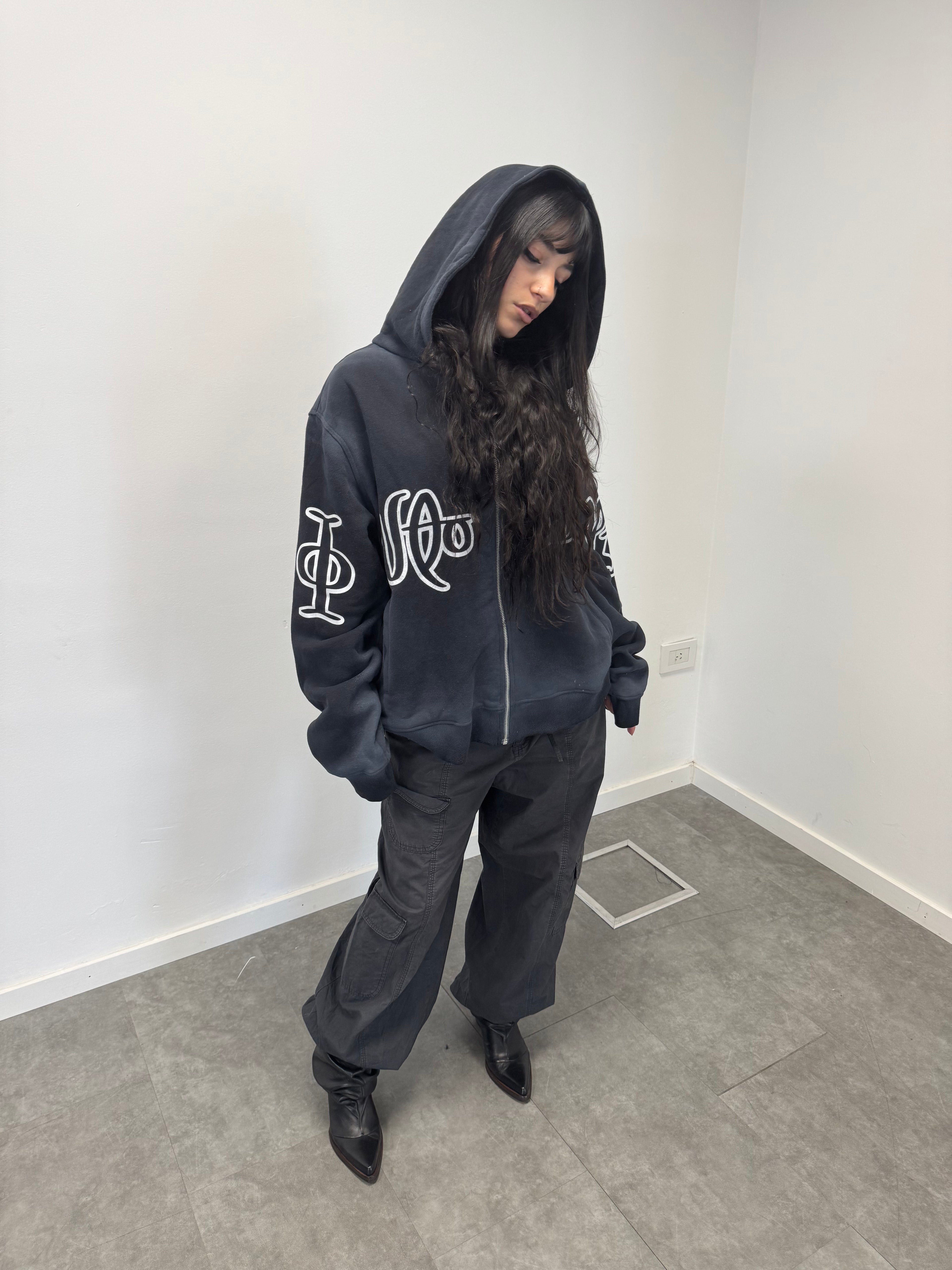 Zip Hoodie "Lengua Eslava" (Negro Washed)