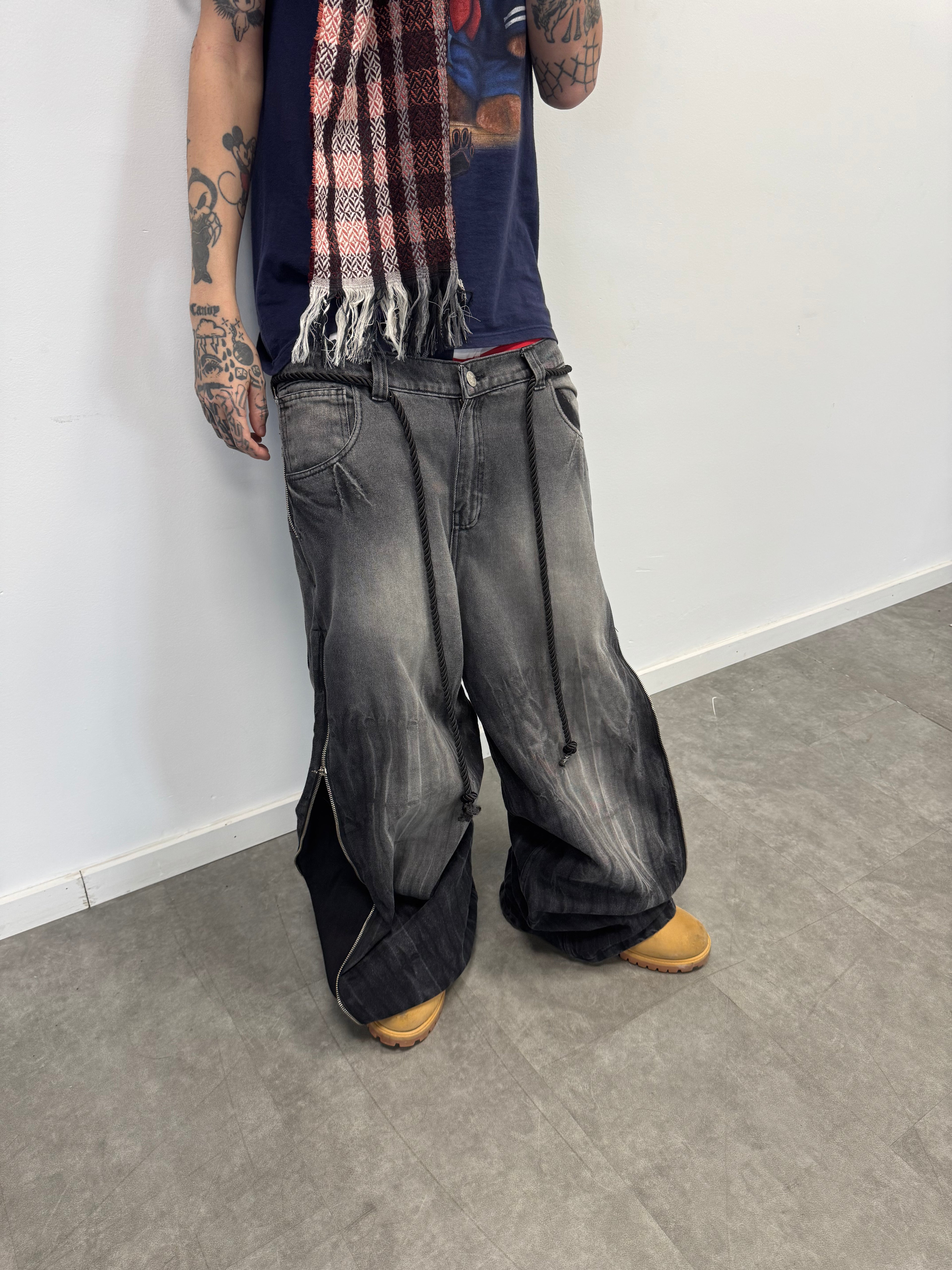 Jean "Nudos de Archibald" (Negro Acid Wash)