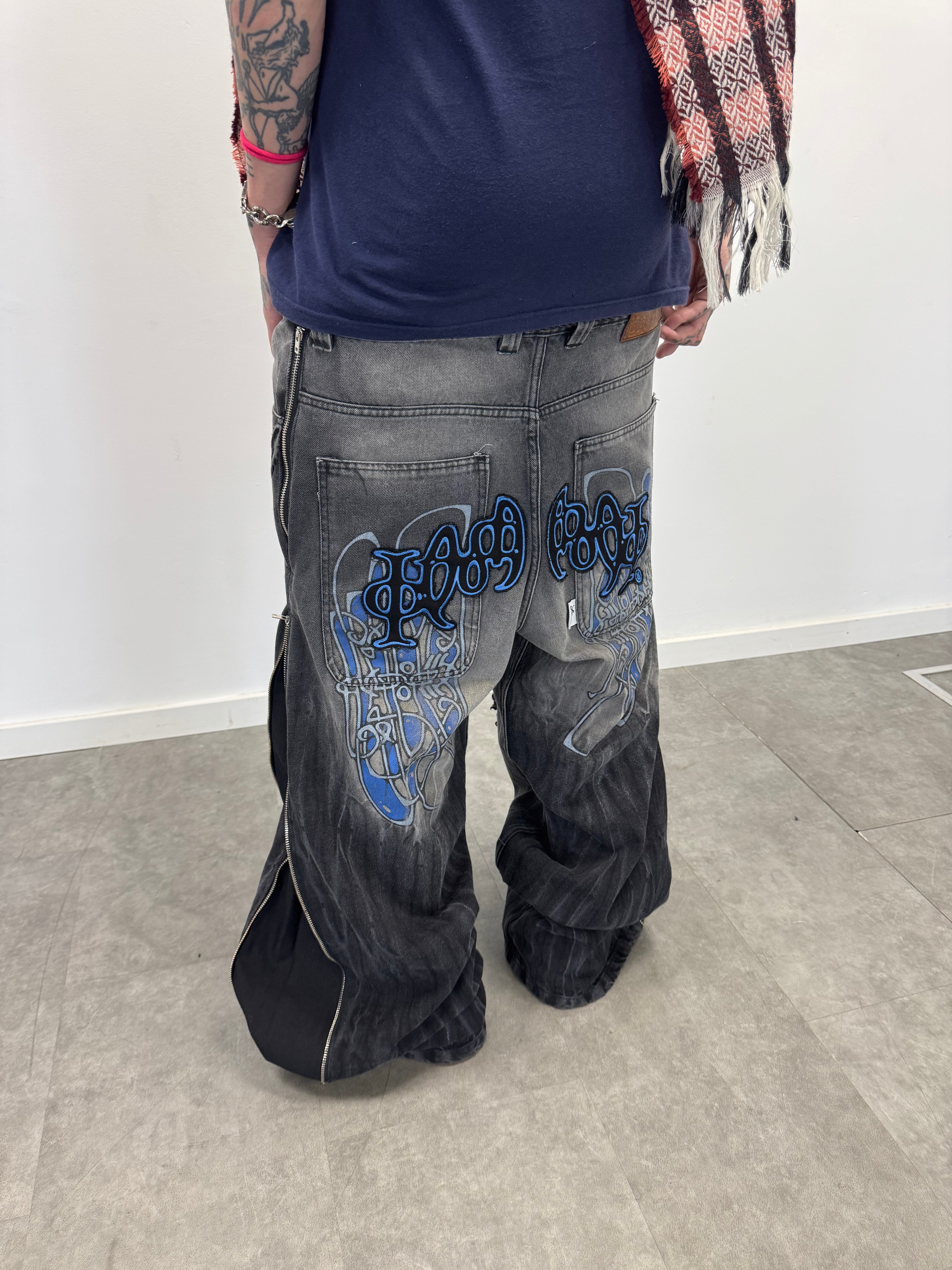 Jean "Nudos de Archibald" (Negro Acid Wash)