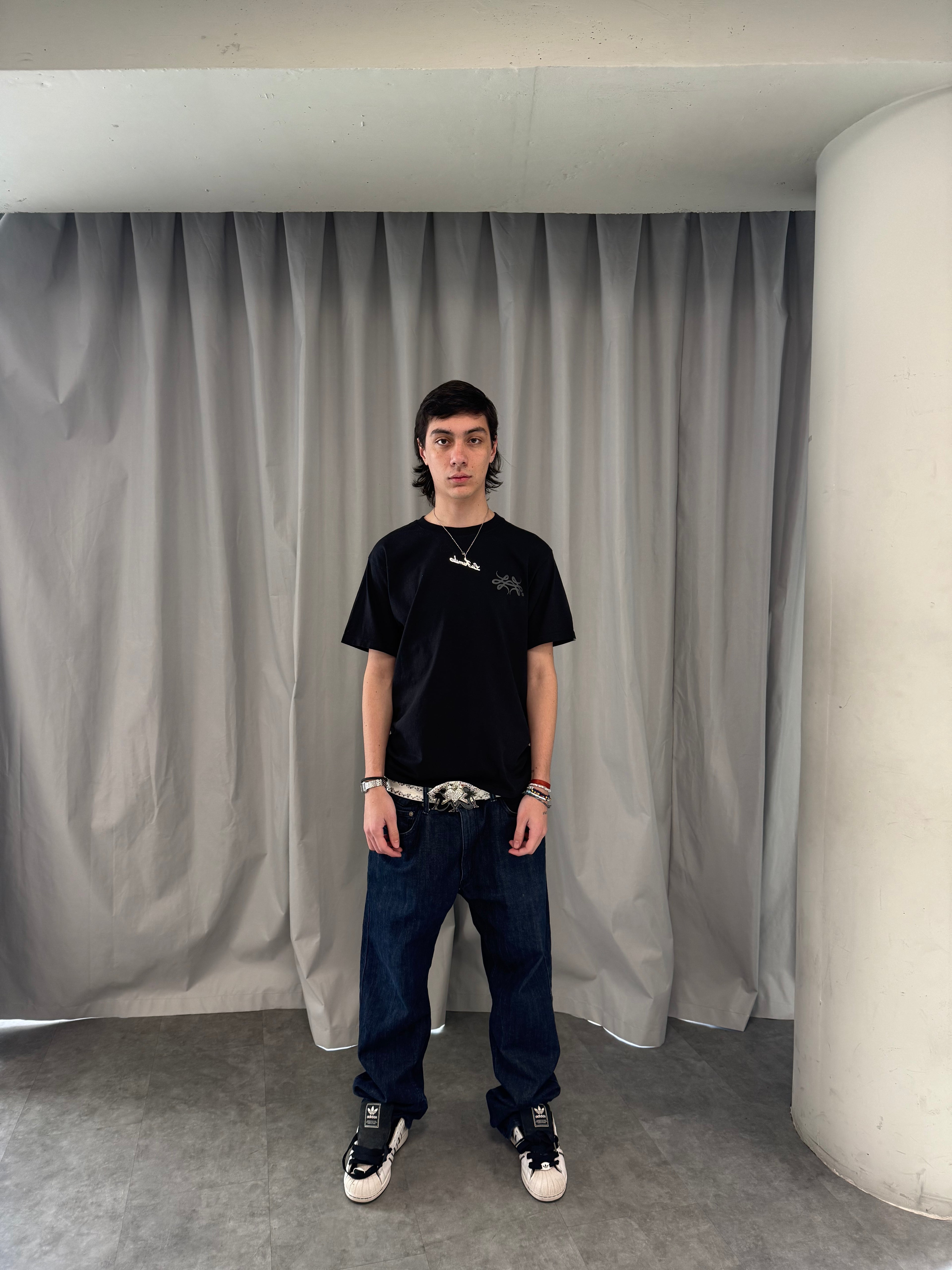 Remera "Monograma" (Negro)
