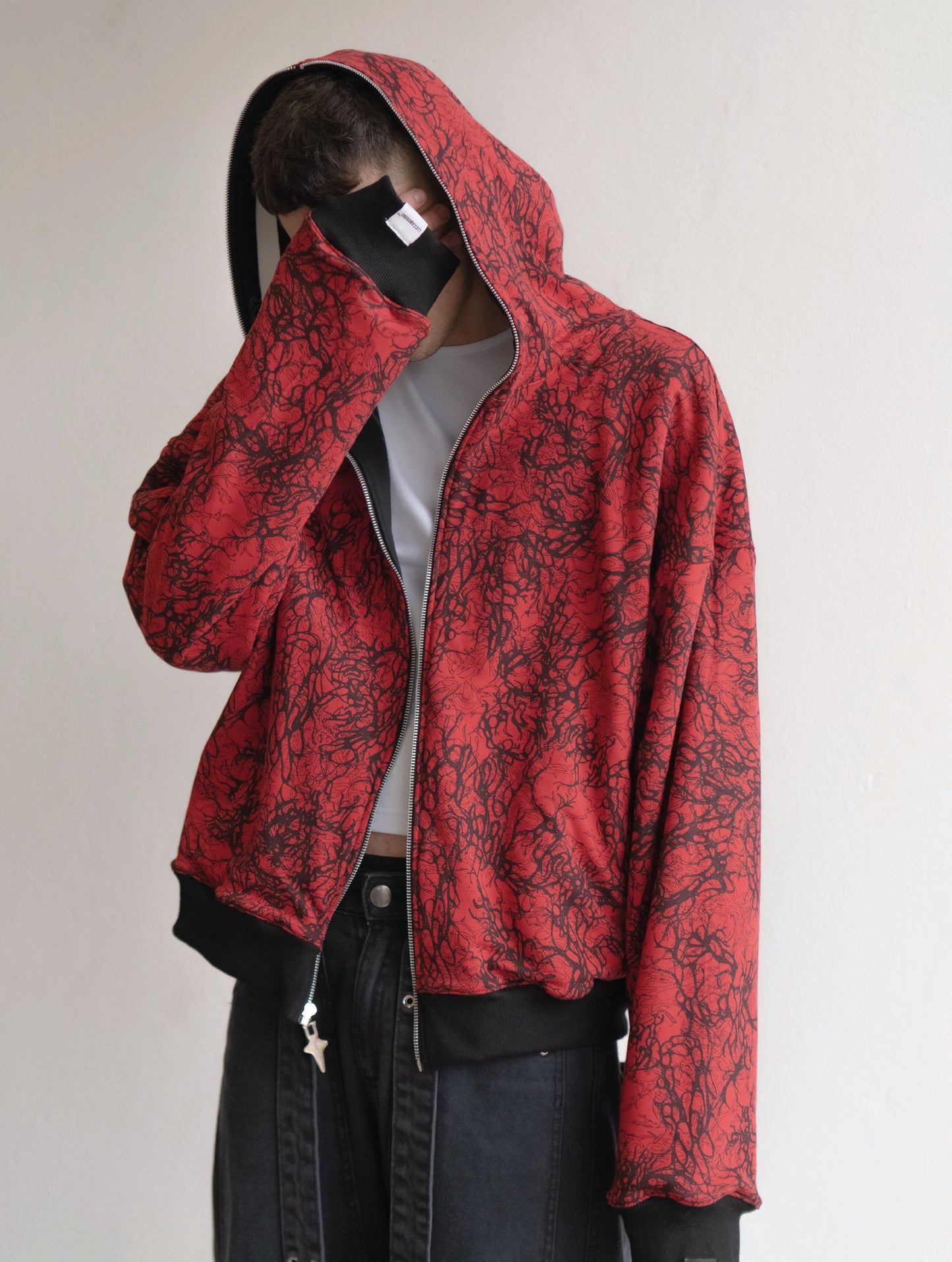 Hoodie Full Zip Reversible "Armadura" Rotten x Bossio (Negro x Rojo)