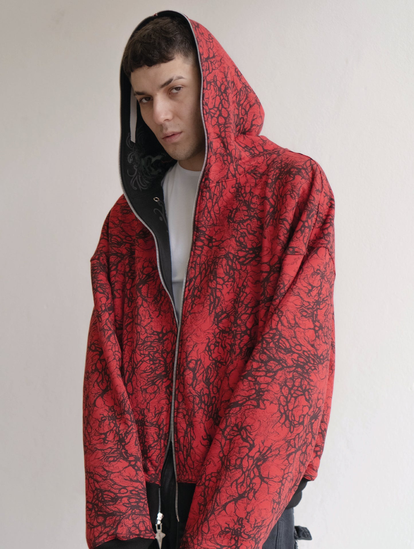 Hoodie Full Zip Reversible "Armadura" Rotten x Bossio (Negro x Rojo)