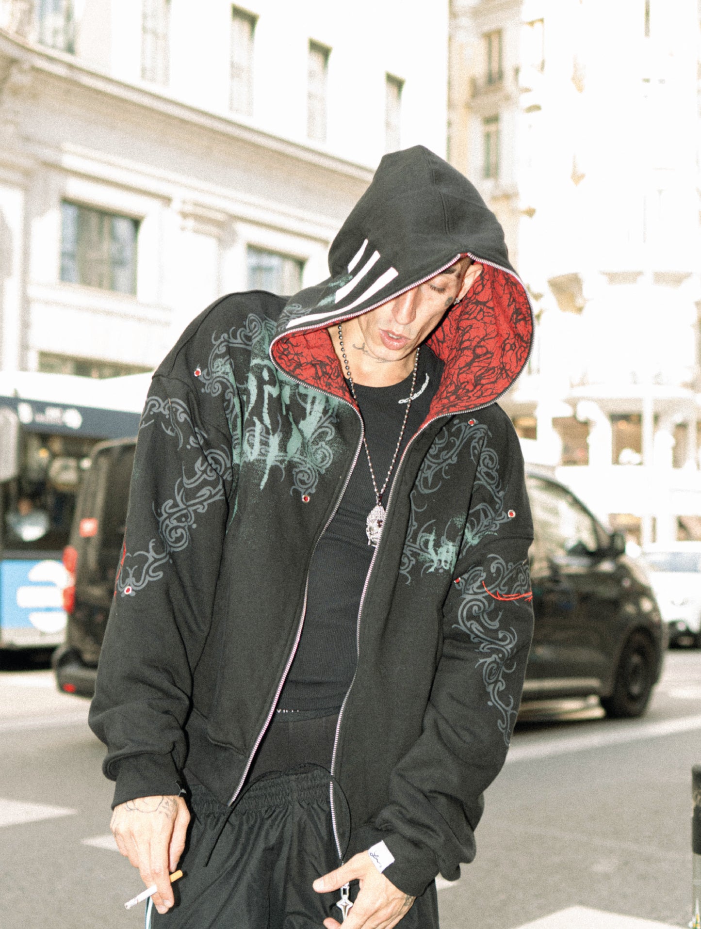 Hoodie Full Zip Reversible "Armadura" Rotten x Bossio (Negro x Rojo)