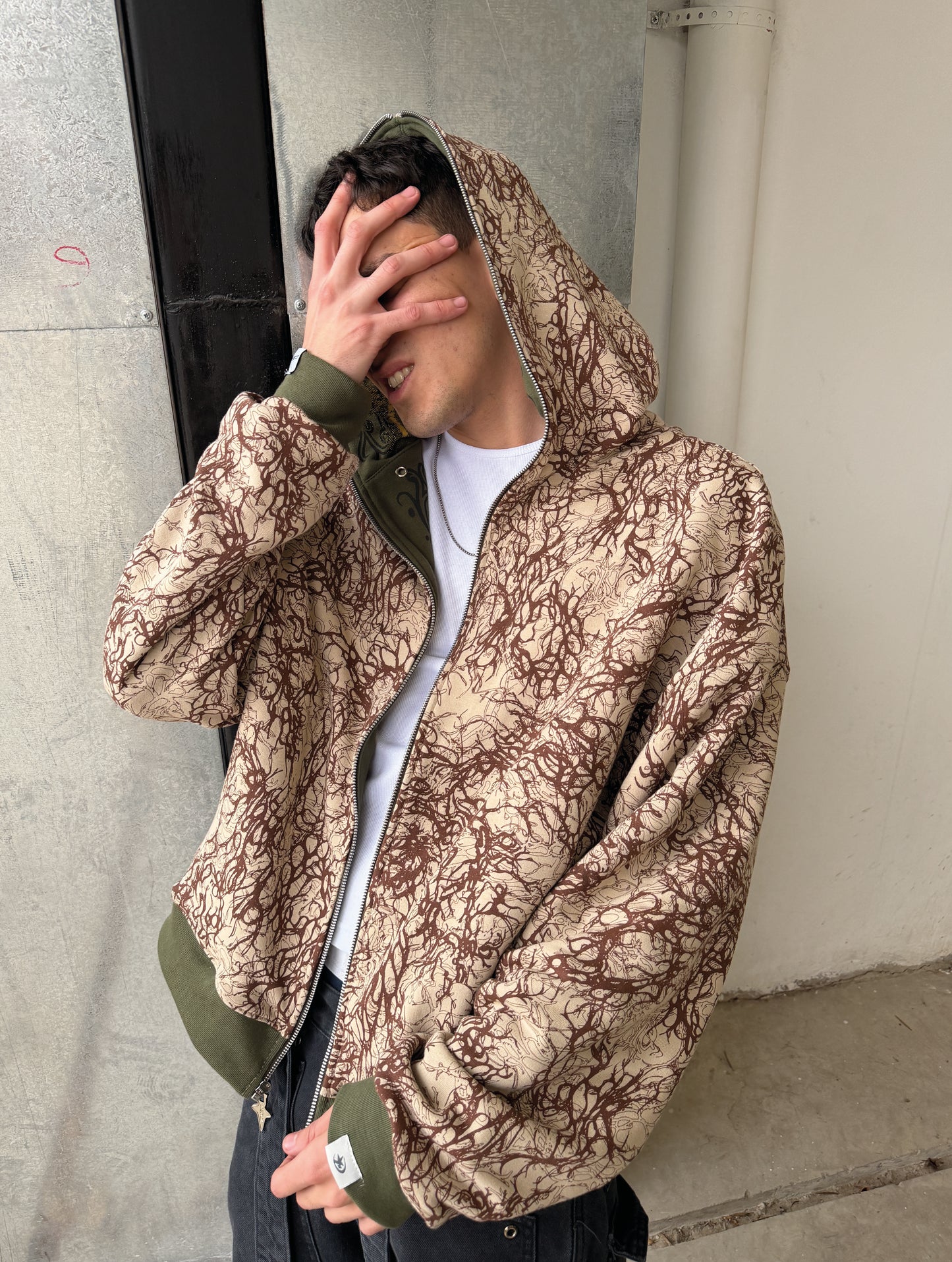 Hoodie Full Zip Reversible "Armadura" Rotten x Bossio (Oliva x Beige)